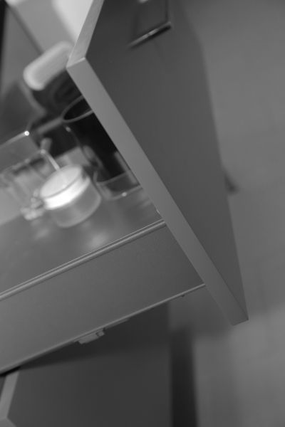 Badmöbel GEO 100 cm, weiß glänzend, Keramikwaschbecken mit Unterschrank, montiert